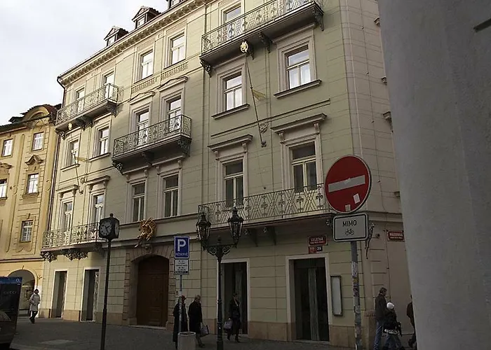 Golden Angel By Adrez Apartahotel Praga