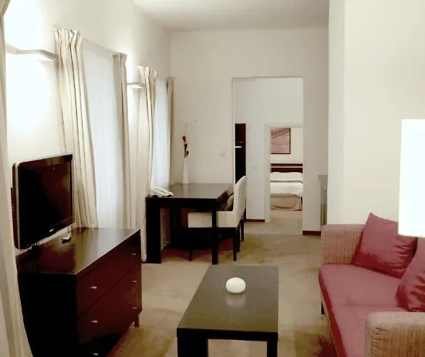 Golden Angel By Adrez Apartahotel Praga