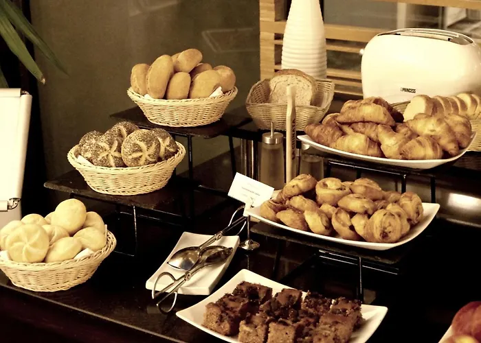 Golden Angel By Adrez Apartahotel