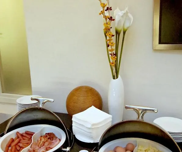 Golden Angel By Adrez Apartahotel Praga