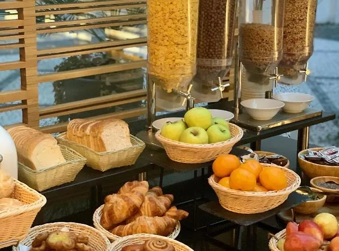 Golden Angel By Adrez Apartahotel Praga