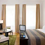 Golden Angel By Adrez Apart Otel Prag