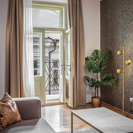 Apart-hotel Golden Angel By Adrez Praga