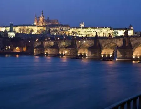 Golden Angel By Adrez プラハ