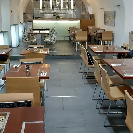 Golden Angel By Adrez プラハ